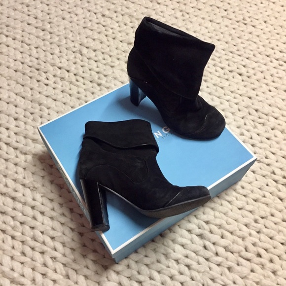 Charles David Shoes - Black Suede Heeled Booties